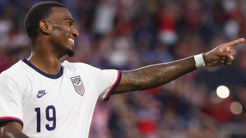 Premyer Liqa klubundan 240 milyon avro tələb olundu