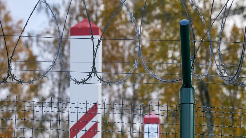 Latviya Rusiya sərhədində 280 kilometrlik hasar tikdi