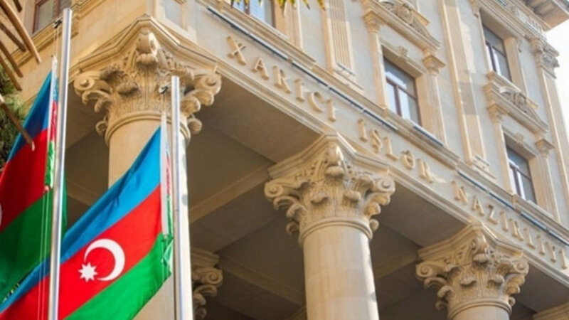 XİN Həmrəylik Günü və Yeni il münasibətilə paylaşım edib