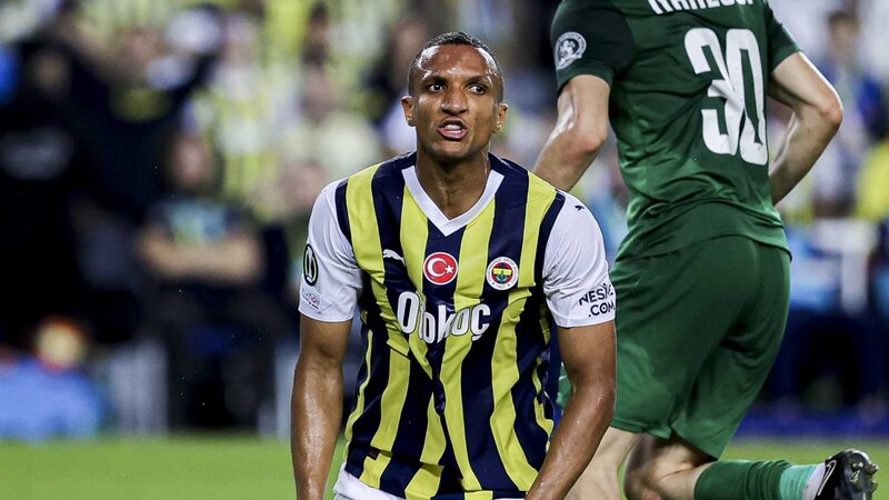 “Fənərbağça”nın futbolçusuna 4 böyük təklif