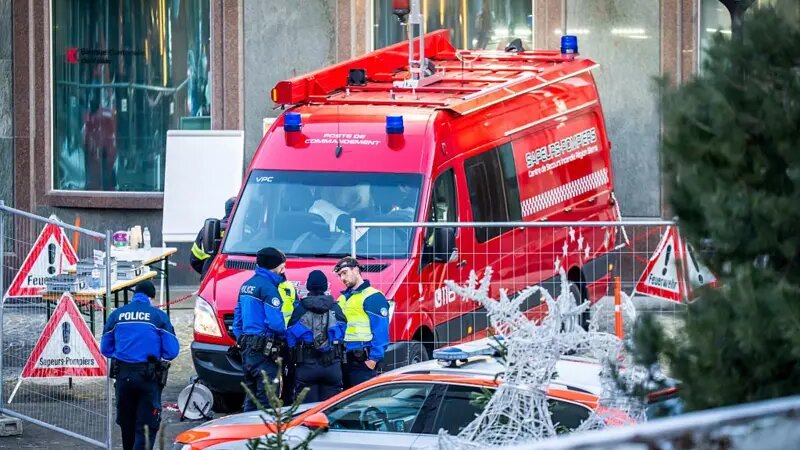 İsveçrə Prezidenti 40 nəfərin ölümünə səbəb olan partlayışın baş verdiyi yerə getdi -