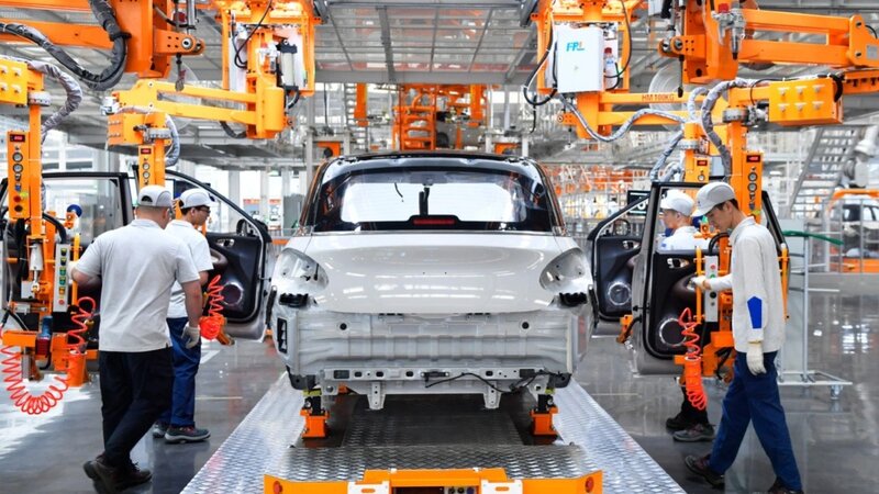 Çin avtomobillər üçün yanacaq sərfiyyatını məhdudlaşdırır