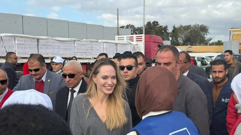 Ancelina Coli Rəfah sərhəd keçid məntəqəsinə gəlib -