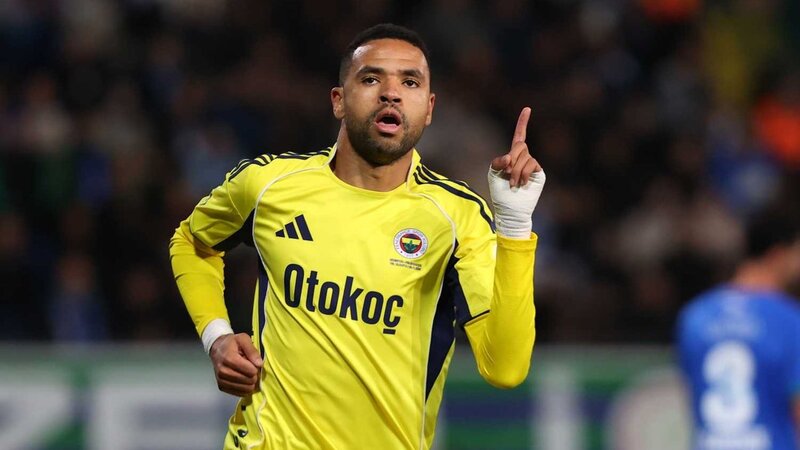 “Fənərbağça” hücumçusu ilə bağlı qərarını verdi