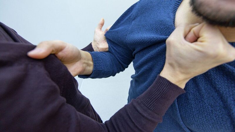 Kafedə yeyib içdi, pulunu ödəmədi -