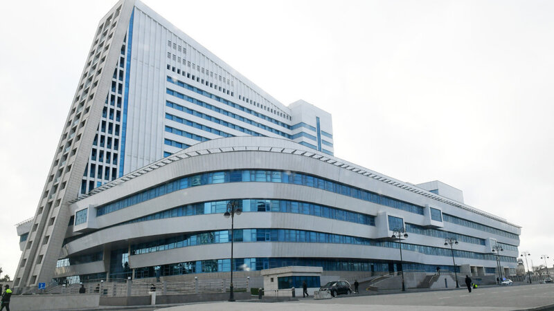 “Yeni Klinika” “Bakcell”ə olan borcunu ödəməyib