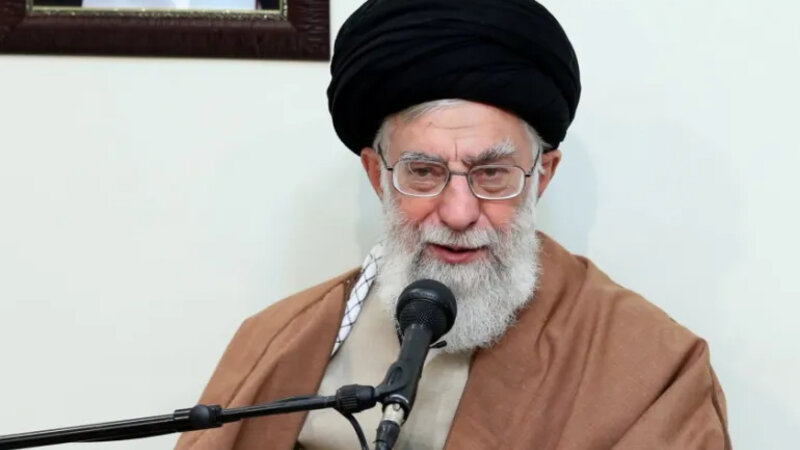 Şahın oğlu Xameneini hədələdi: