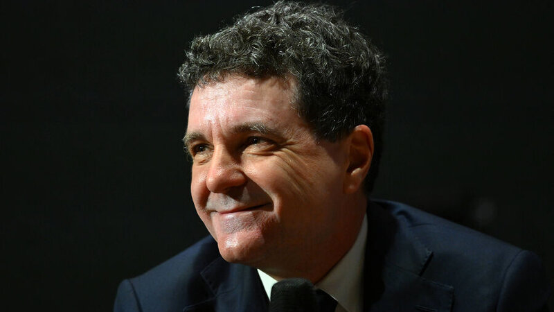 Güclü qar səbəbindən Rumıniya Prezidentinin təyyarəsi Parisdə qalıb