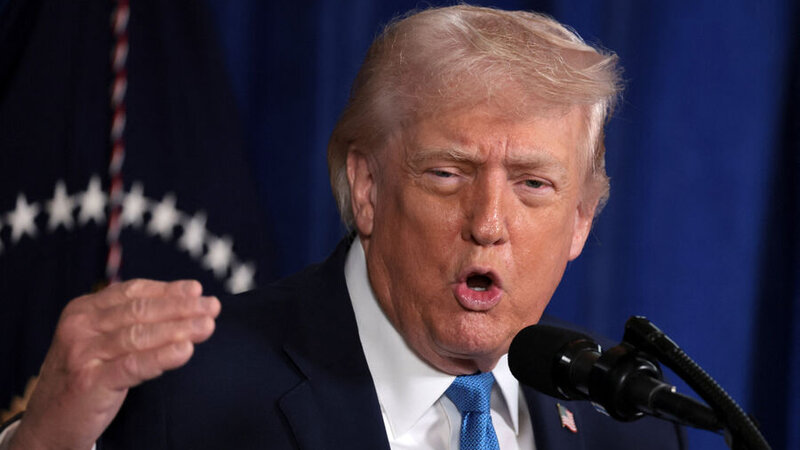 Tramp Rusiya və Çini çəkindirmək üçün Qrenlandiyanı satın almağı müzakirə edir