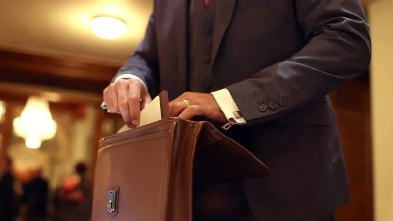 Azərbaycanda bələdiyyə sədrinin ölkədən çıxışına “stop” qoyuldu