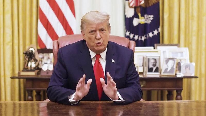 Tramp respublikaçıları onun hərbi səlahiyyətlərini məhdudlaşdırmağa çalışdıqlarına görə qınadı