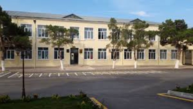 180 nömrəli tam orta məktəbdə müəllim direktor müavinini döyüb
