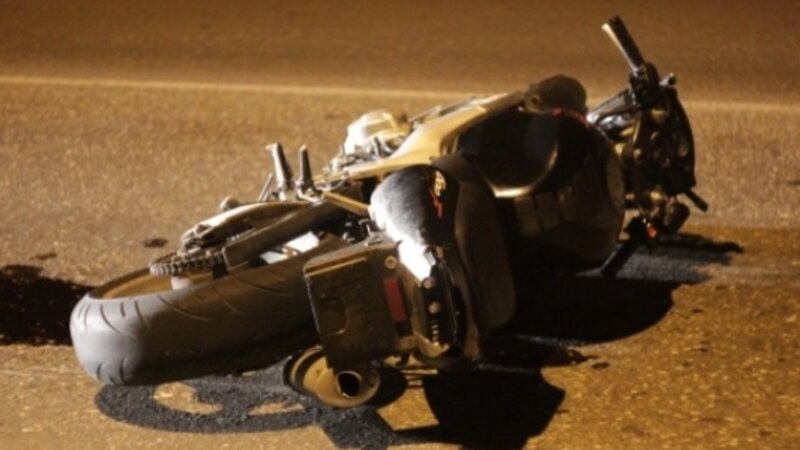 Mingəçevirdə avtomobil motosikletlə toqquşub, xəsarət alan var