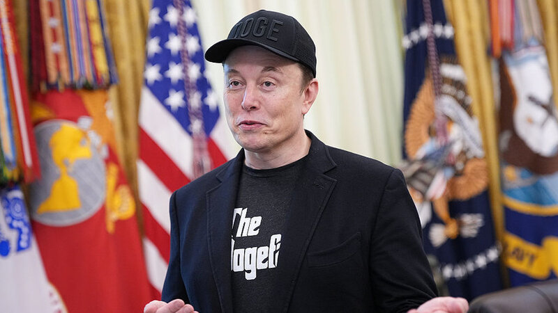 Mask Böyük Britaniya hökumətini faşizmdə ittiham edib