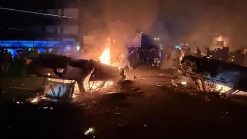 İranda gecə boyu etirazlar: