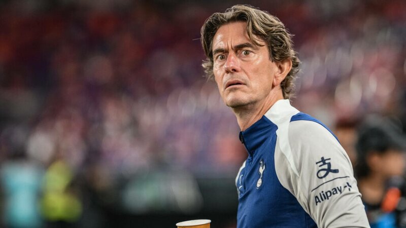 Premyer Liqa təmsilçisinin futbolçuları baş məşqçinin qovulacağını gözləyirlər