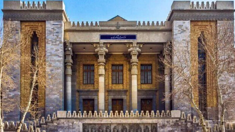 İran üç ölkədəki səfirlərini geri çağırdı