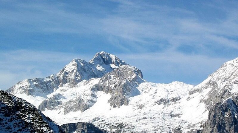 Alp dağlarında qar uçqunlarında 6 nəfər ölüb