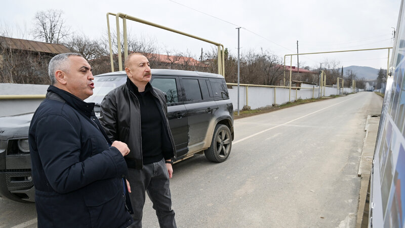 Prezident Ağdərə rayonunun Aşağı Oratağ kəndində görülmüş işlərlə tanış oldu -