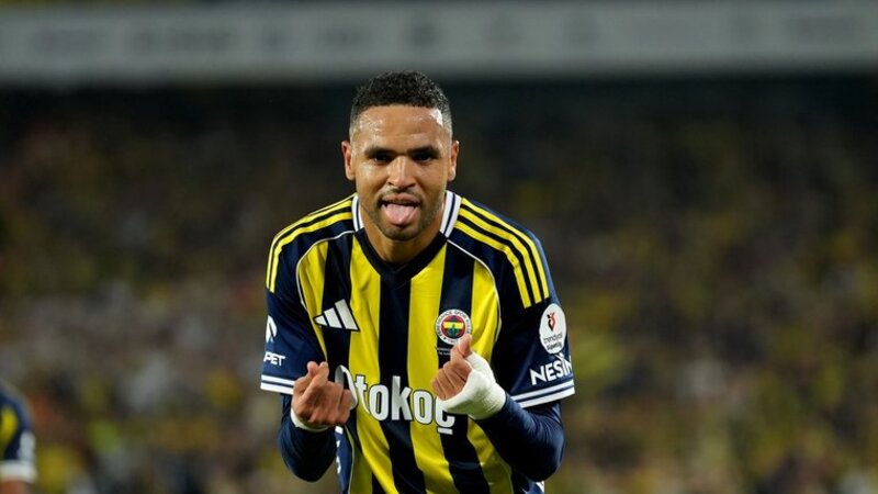 “Fənərbağça”nın hücumçusuna Premyer Liqadan növbəti böyük təklif