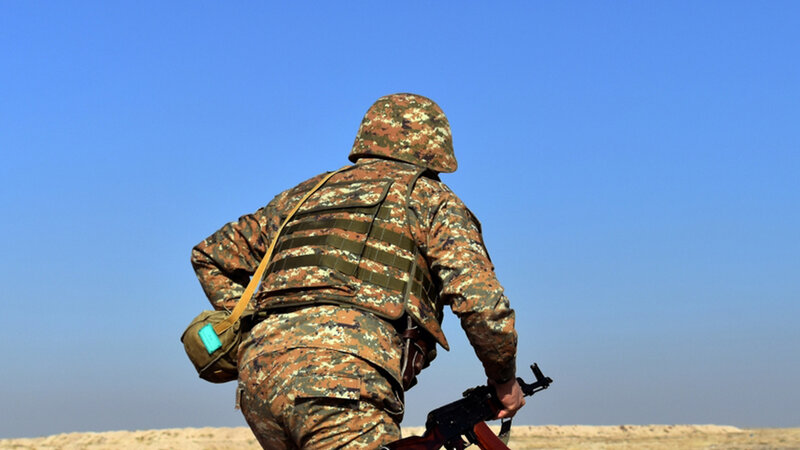 Erməni hərbçi güllələnərək öldürüldü