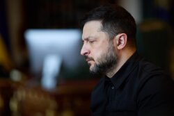 Zelenski daha altı səfiri azad etdi -