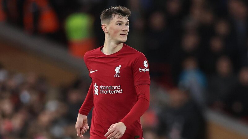 "Liverpul" gənc futbolçusu ilə bağlı qərarını verdi