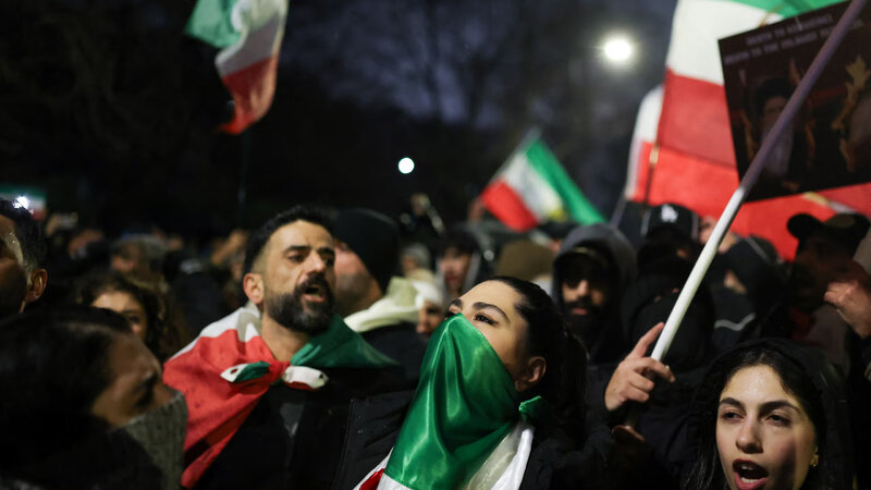 İran rejimi ölür -