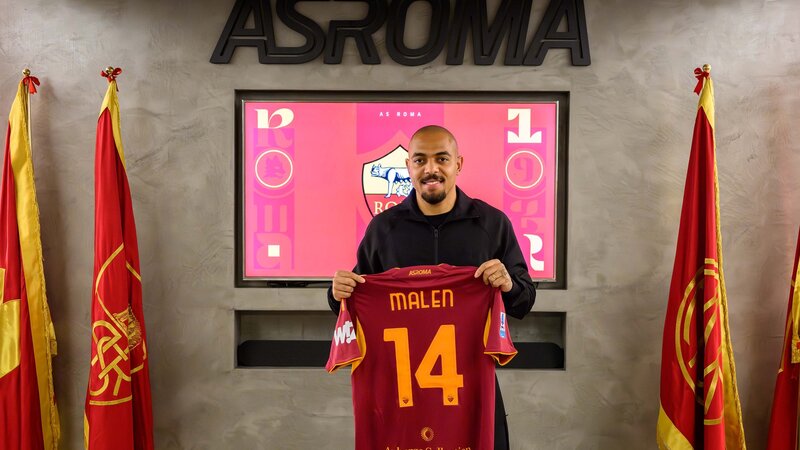 Niderland millisinin hücumçusu "Roma"ya keçdi