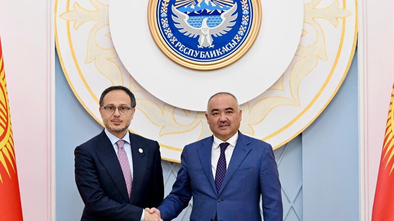 Qırğız parlamentinin sədri TÜRKPA baş katibini qəbul etdi