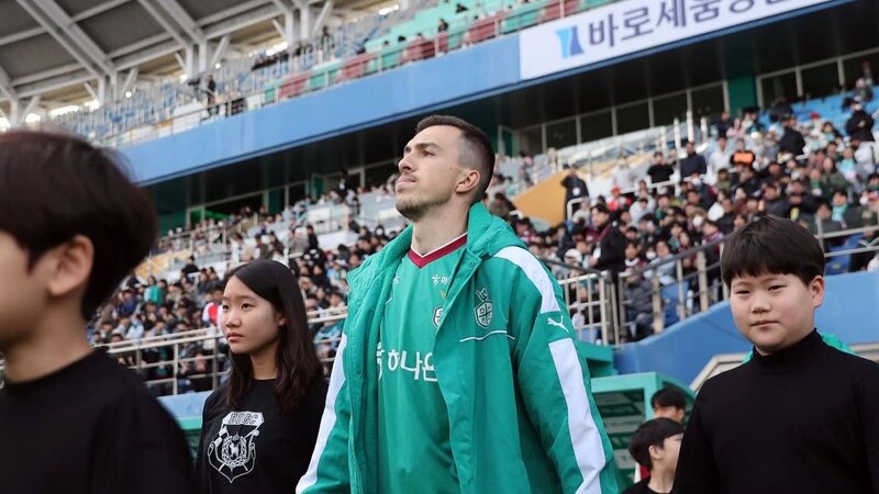 Azərbaycan millisinin futbolçusu Cənubi Koreya klubunda kapitan seçildi