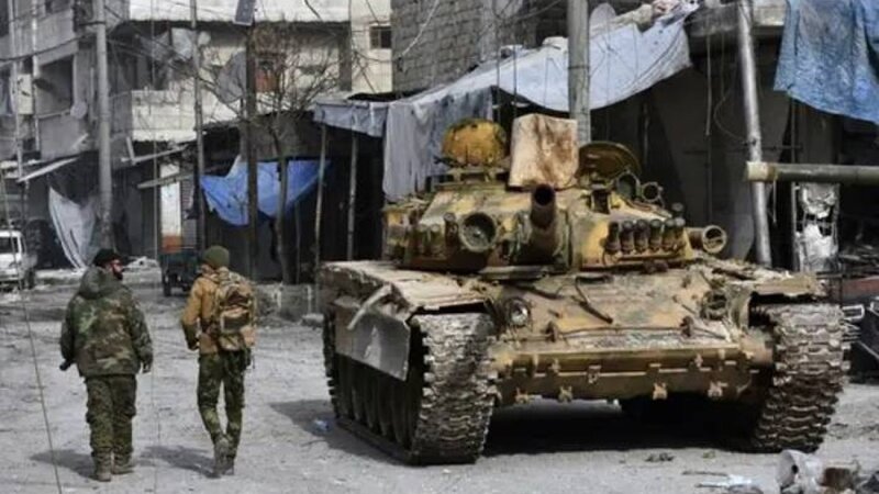 Suriya ordusu Tabka şəhərinin aerodromunu nəzarətə götürüb