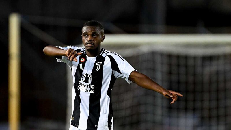 "Mançester Yunayted" "Yuventus"un futbolçusu ilə maraqlanır