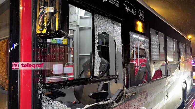 Gəncədə "Baku Bus" yük avtomobili ilə toqquşdu -