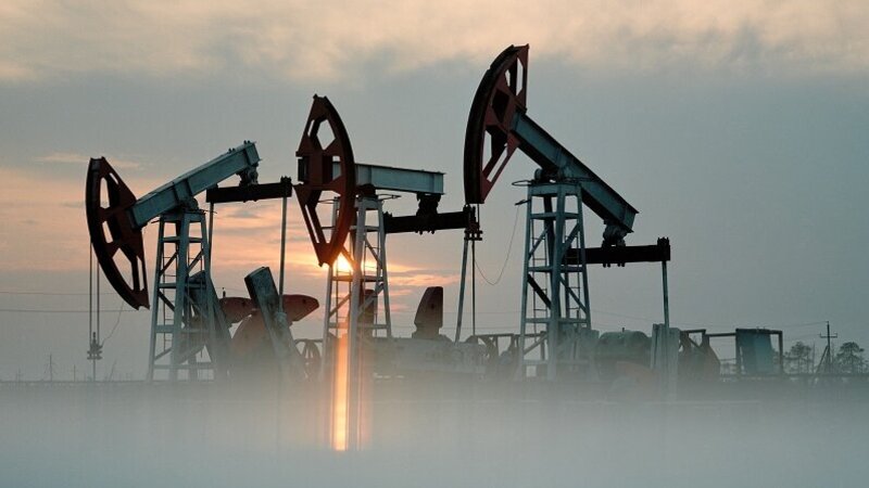 Qazaxıstan iki yataqda neft hasilatını dayandırdı