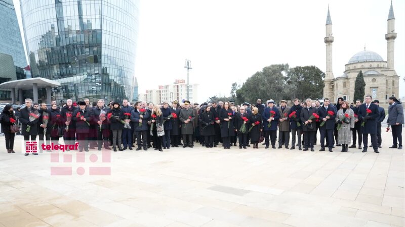 Səfirlər Şəhidlər xiyabanını ziyarət etdilər -