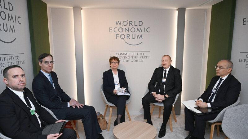 İlham Əliyev Davosda Avropa Yenidənqurma və İnkişaf Bankının prezidenti ilə görüşdü