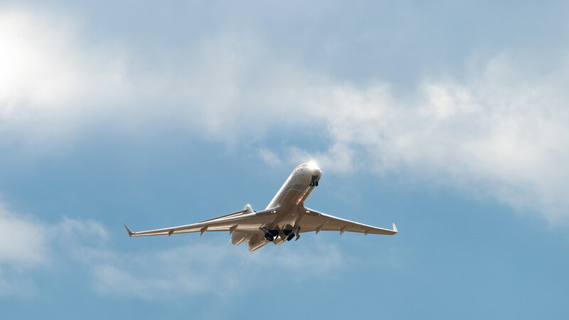 Davos forumuna gələn təyyarələrin hava limanına enişində problem yaranıb