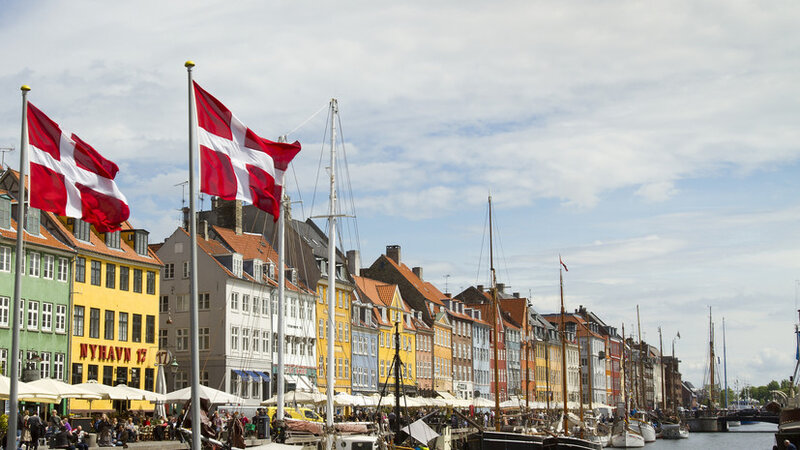 Rusiya səfiri Danimarkanın Moskvaya qarşı mövqeyindən narazılığını bildirib