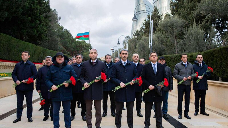 ADY rəhbərliyi Şəhidlər xiyabanını ziyarət edib