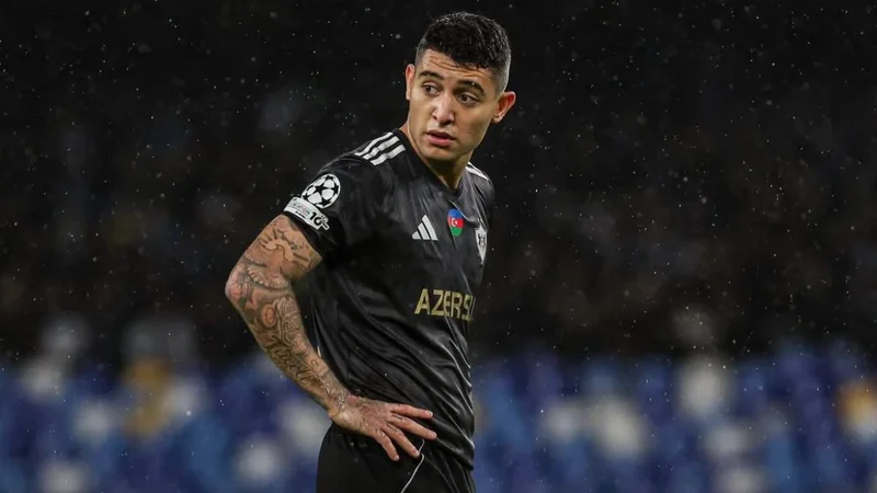 Məşhur klub "Qarabağ"ın futbolçusu ilə maraqlanır