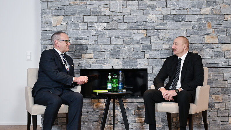 İlham Əliyev Davosda “Dell Technologies” şirkətinin Avropa, Yaxın Şərq və Afrika üzrə prezidenti ilə görüşdü