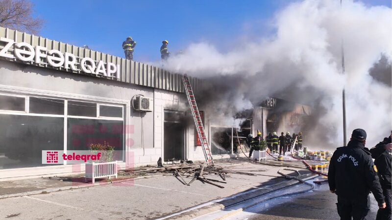 Ziya Bünyadov prospektində yanğınla mübarizə davam edir -