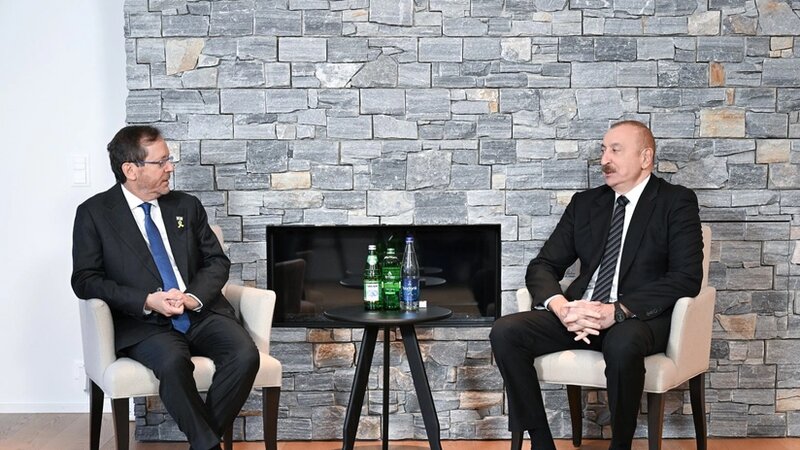 İlham Əliyev Davosda israilli həmkarı ilə görüşdü