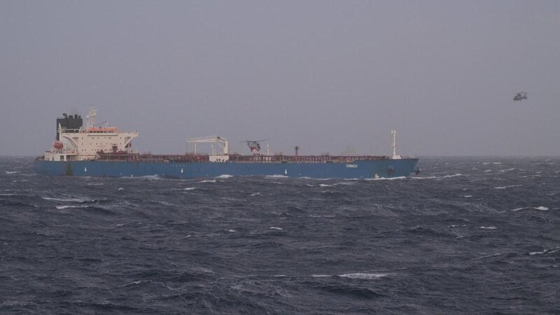 Makron Rusiya neft tankerinin Fransanın nəzarətinə keçdiyini açıqladı