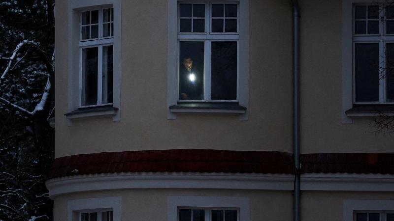 Berlində əhalini işıqsız qoyan şəxslərin tapılması üçün 1 milyon avro mükafat vəd edilib