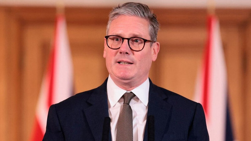 Starmer Pekinə səfər ərəfəsində ABŞ və Çin arasında seçim etməyəcəklərini bəyan edib