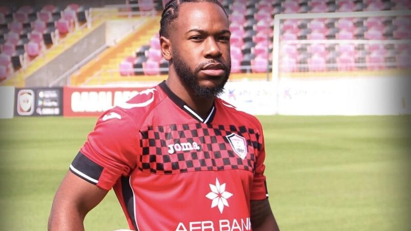 “Qəbələ” futbolçusu ilə yolları ayırdı