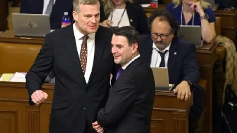 Çexiyanın xarici işlər naziri prezidenti şantaj etməkdə ittiham olunur