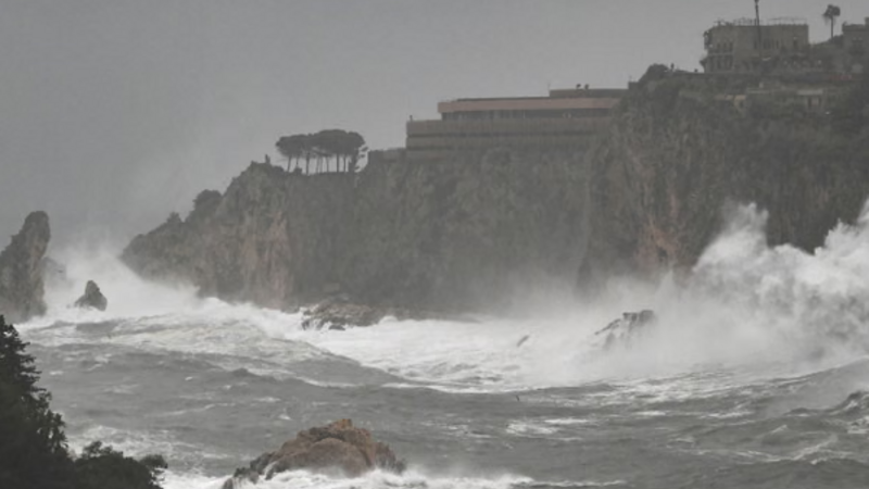KİV: Aralıq dənizini keçmək istəyən yüzlərlə miqrantın öldüyü ehtimal olunur